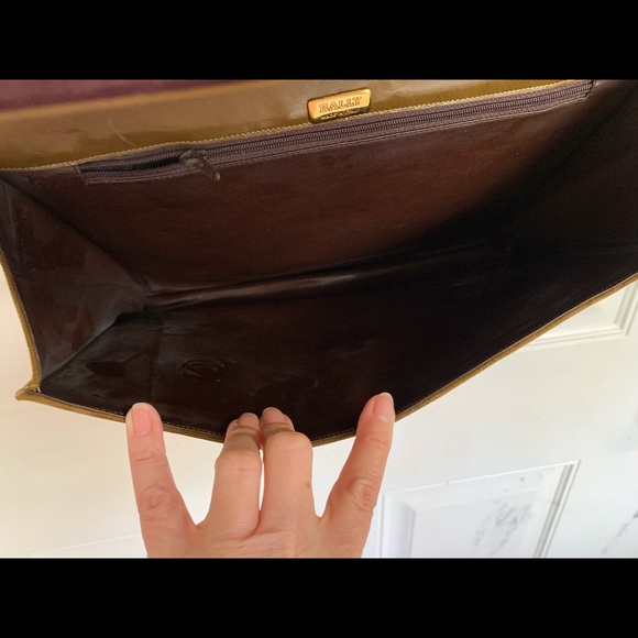 Vintage Bally “Rosalyn” Baroque Suede Brown/tan/maroon/gold suede Handbag. - Picture 3 of 7